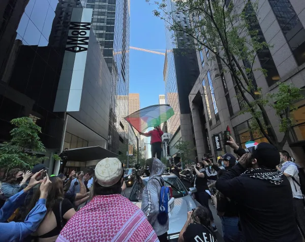 MoMA Apologizes for Barring Visitors From Entering With Keffiyeh