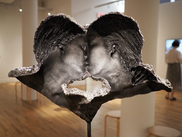 Young Joon Kwak’s Luminescent Bodies