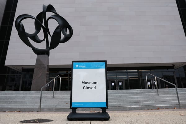 Smithsonian Closes as Government Shutdown Enters Third Week