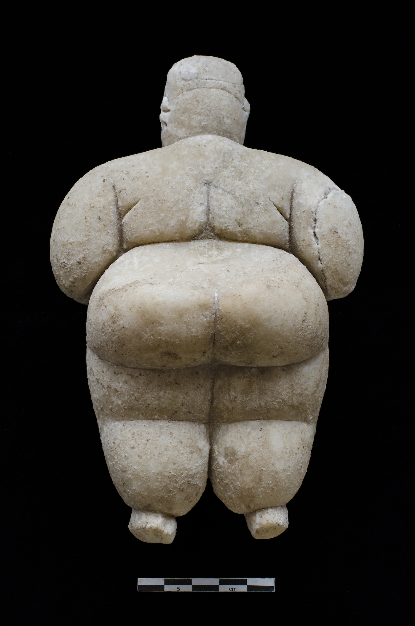 Archaeologists in Turkey Find Neolithic Female Statuette Intact